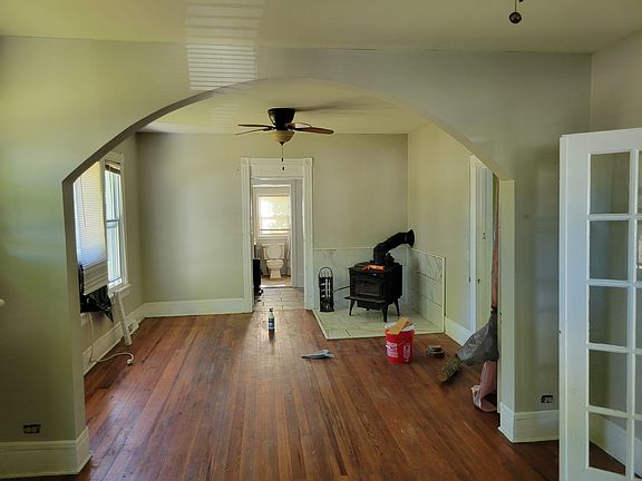 5th image of 406 Mineral Ave