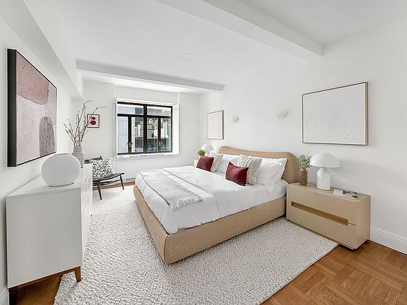 3rd image of 25 W 54th St APT 8F