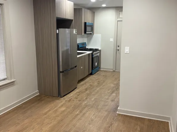 8524 S Bennett Ave APT 1, Chicago, IL 60617