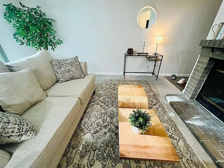 NE 182nd St — Photo 9