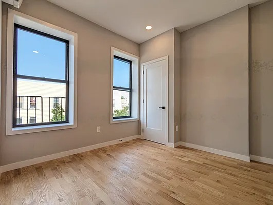 Rented by MySpaceNYC | media 4