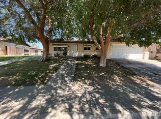 2108 Courtleigh Dr, Bakersfield, CA 93309