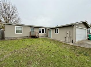 1657 SW Sun Glo Dr, Grants Pass, OR 97527