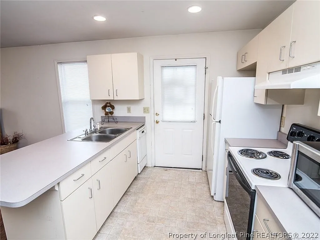 3 bed, 2.0 bath, $1,200 — Photo 4