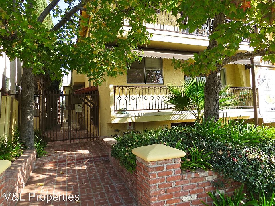 1st image of 1408 Armacost Ave APT 2