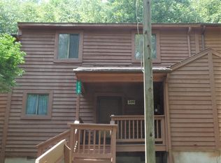 230 Sedburgh Ct, Bushkill, PA 18324