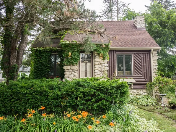 4661 North Elm Tree ROAD, Glendale, WI 53209