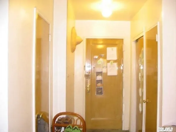 28-02 Parsons Blvd #3E, Flushing, NY 11354