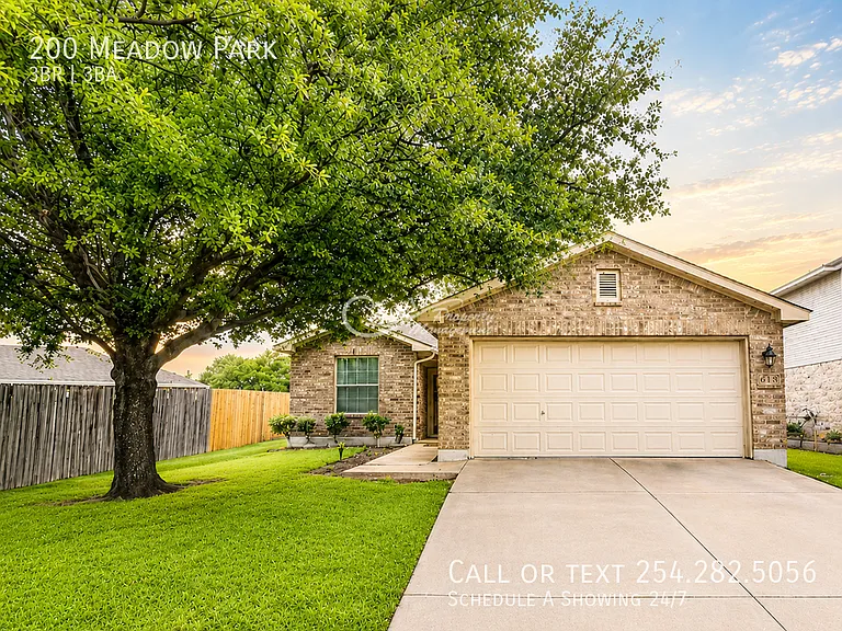 200 Meadow Park Dr — Photo 1