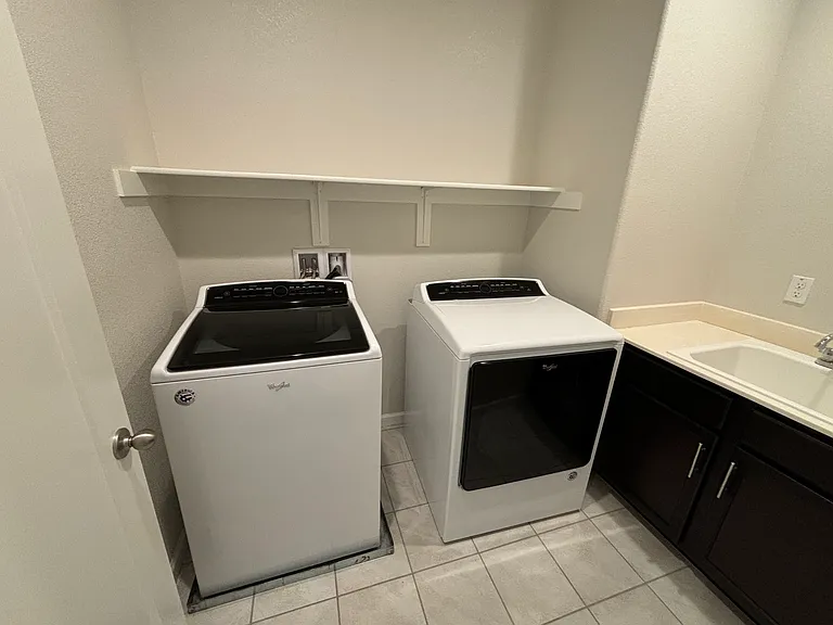 679 W Crocker Ln — Photo 24