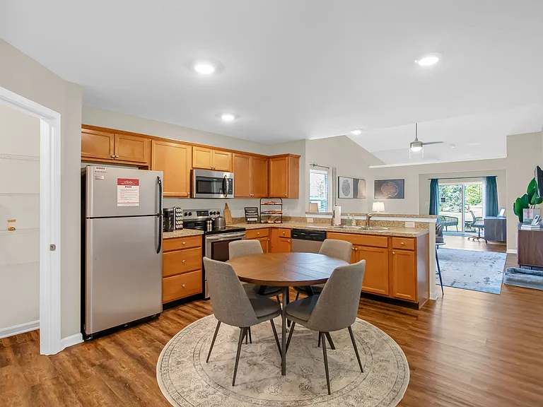 Redwood Brownsburg — Photo 6