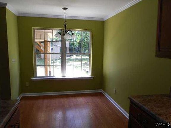 5th image of 245 39th St