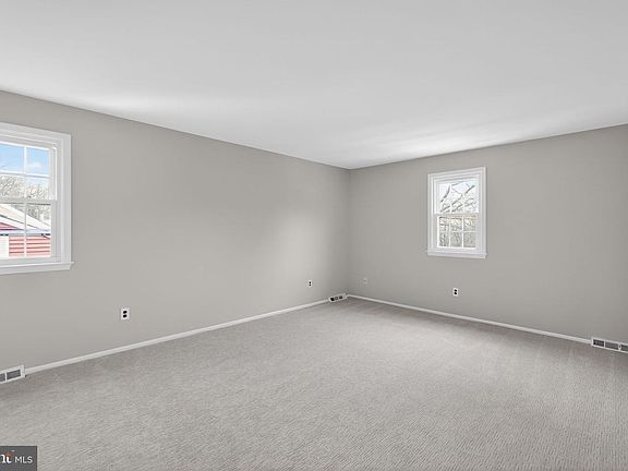 5th image of 151 Eaton Dr