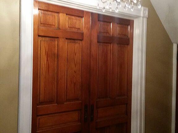  lobby off of private entranceway