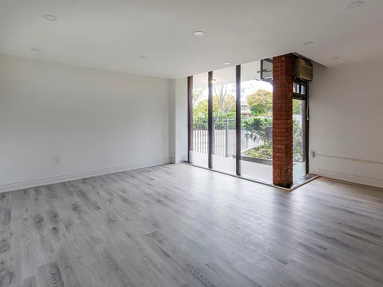 552 Birchmount Rd — Photo 13
