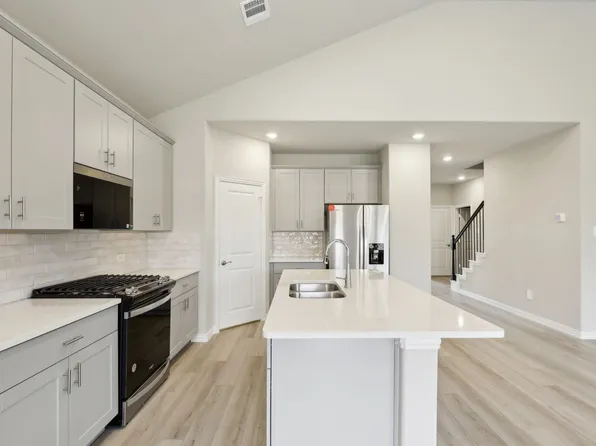3300 Kingdom Dr, Farmersville, TX 75442