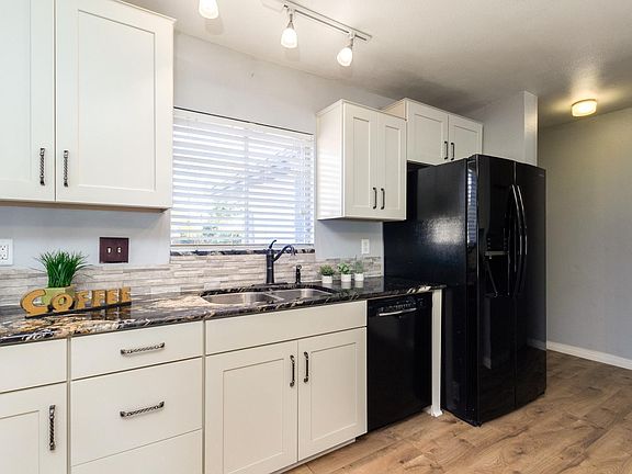 4th image of 450 S Otero Cir