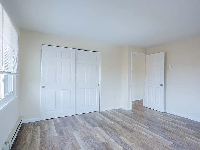 Ridgeway Garden Apartments — Photo 12