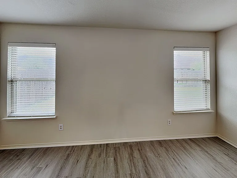 7605 Lake Vista Way — Photo 6
