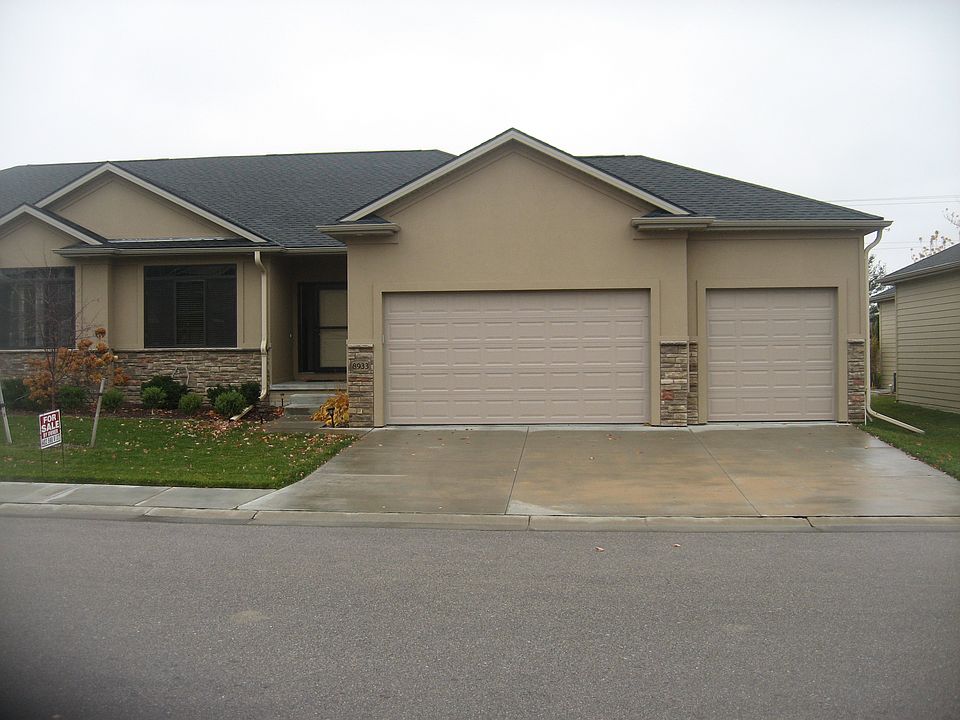1st image of 8933 Sandhills Ct