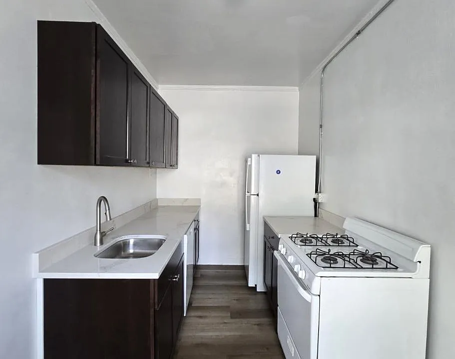 4866 N Magnolia Ave #207