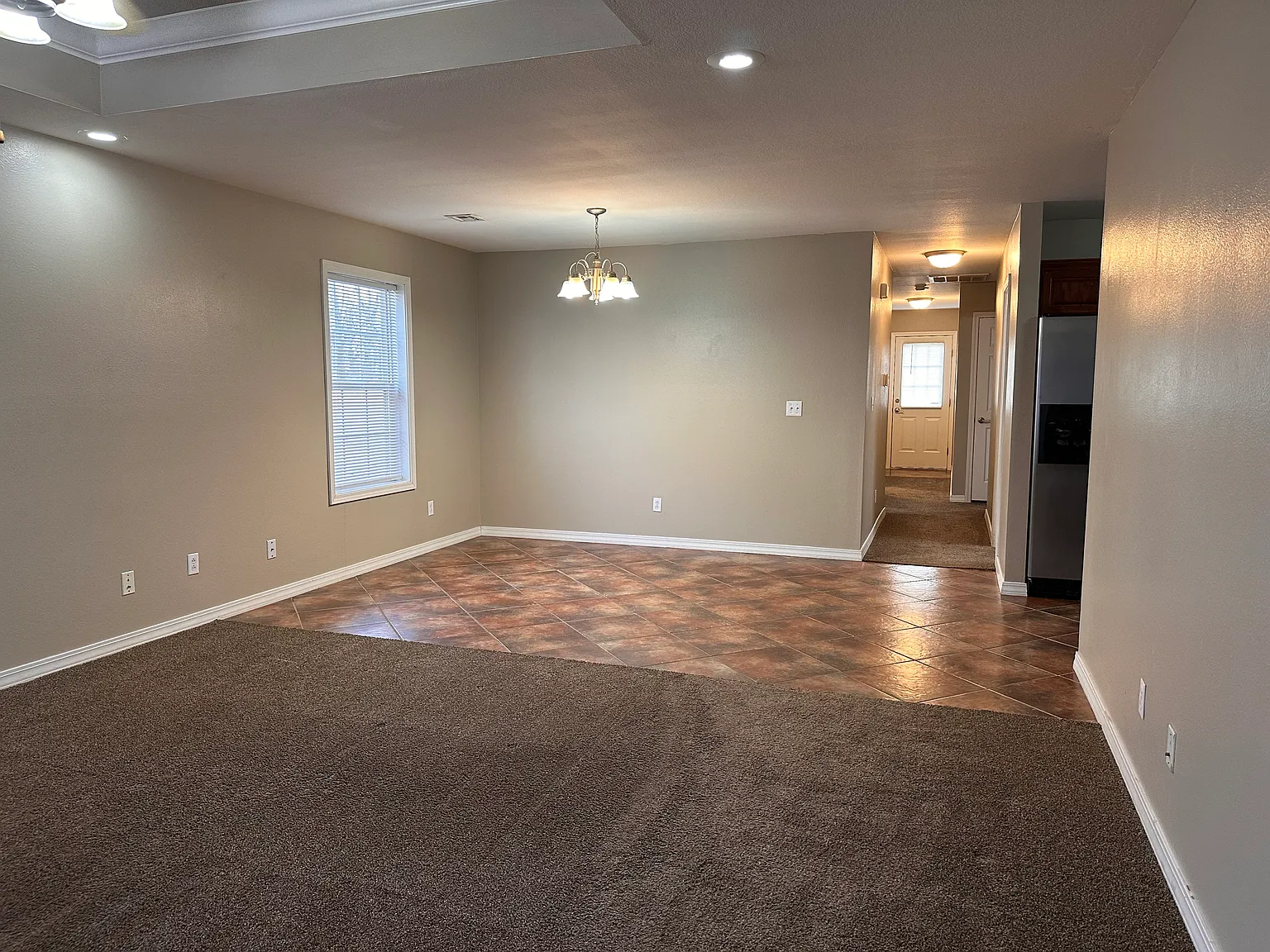 3 bed, 1100 sqft, $1,100 — Photo 2