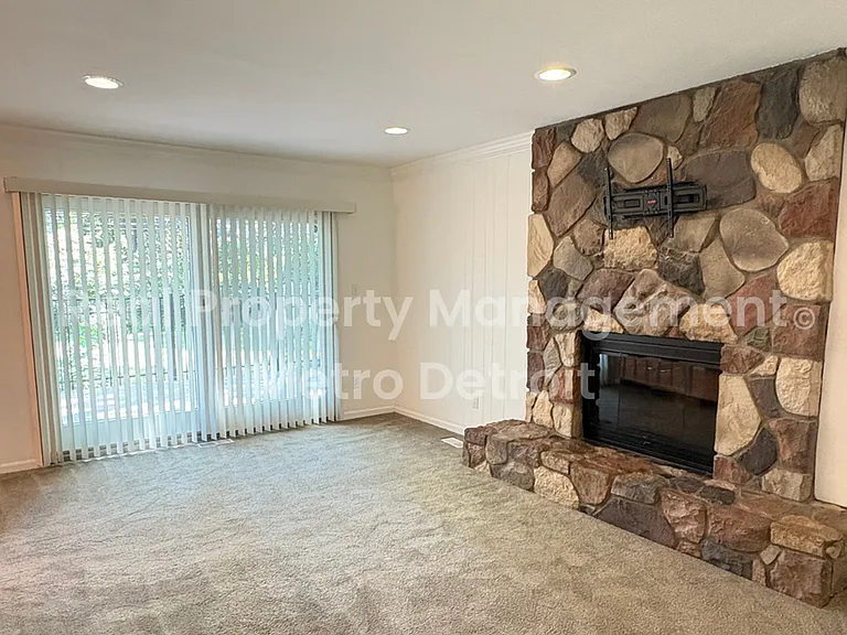 3028 Caswell Dr — Photo 12