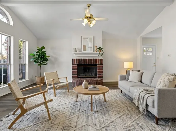 3744 Chaddybrook Ln, Fort Worth, TX 76137