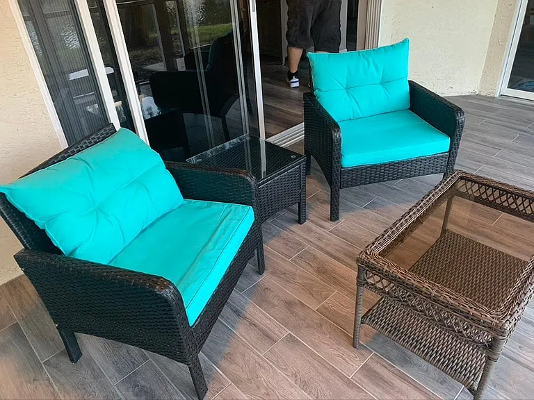 Lanai Seating