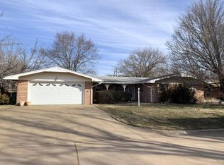 801 Highland Dr, Fairview, OK 73737