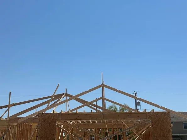 1028 Clover Ln, Roswell, NM 88203