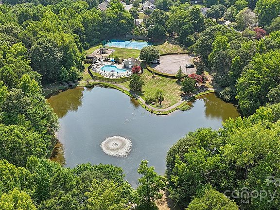 2nd image of 14607 Sapphire Ln