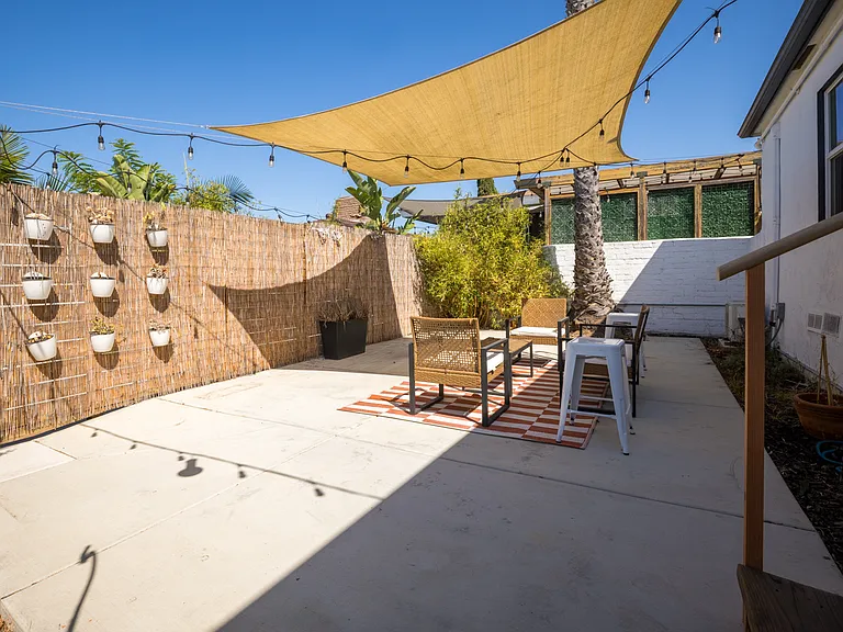 4590 Winona Ave — Photo 4