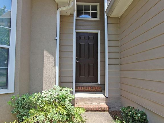 2nd image of 900 Cauthen Ct NE
