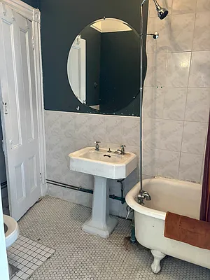 Rented by Avenues Real Estate | media 10