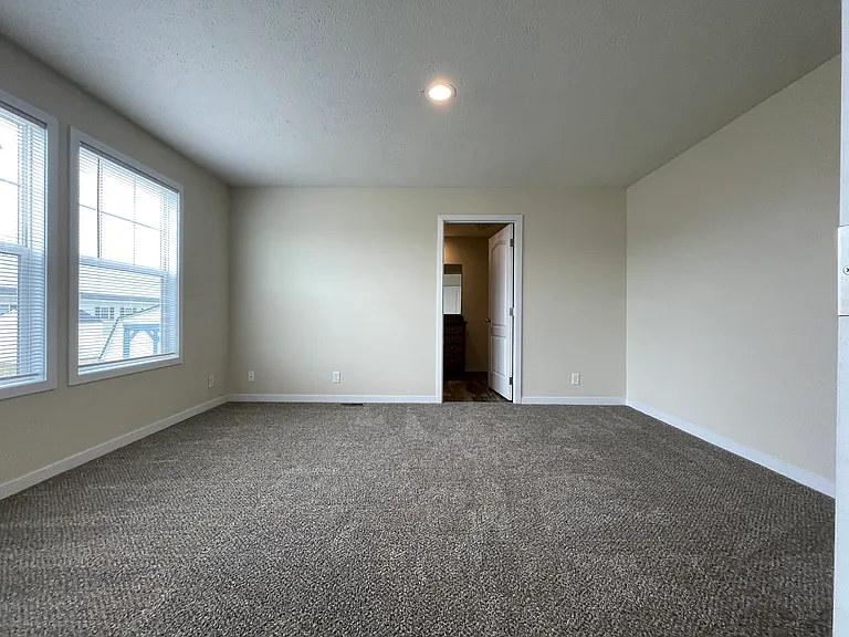 7204 E Grand River Ave — Photo 23