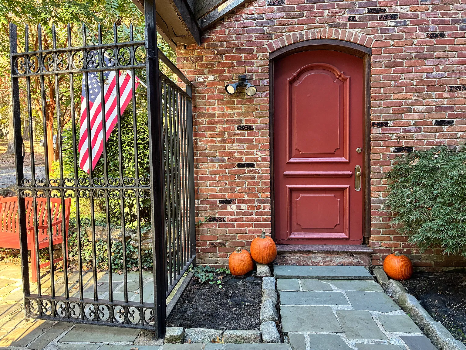 1 bed, 1020 sqft, $1,800 — Photo 1