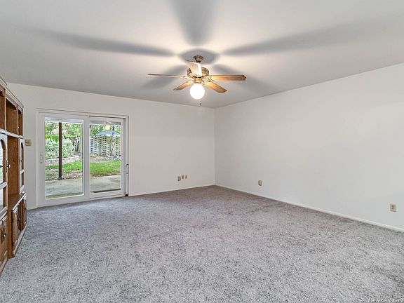 3rd image of 12644 King Oaks
