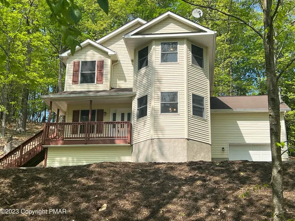 5071 Woodbridge Dr E, Bushkill, PA 18324