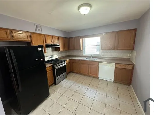 327 W Runyon St Floor 1, Newark, NJ 07108