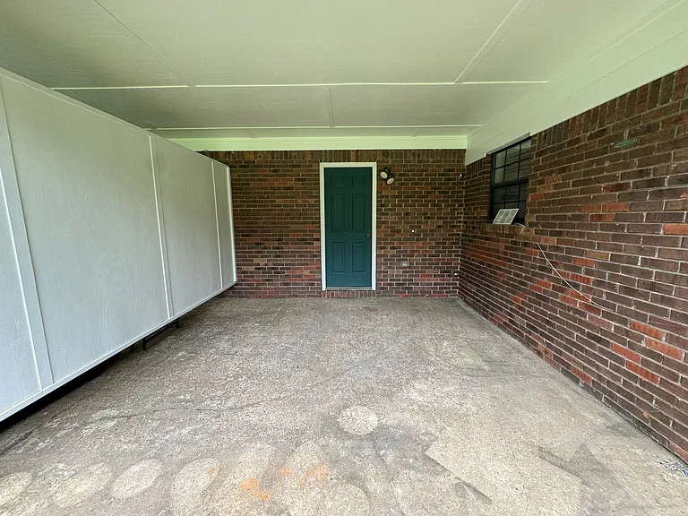 1896 Skyline Dr — Photo 12