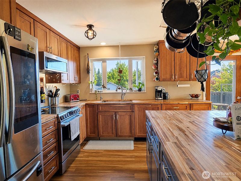 4th image of 1209 E 5th Street