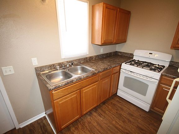3rd image of 600 McKinley Ave #2B-1BA-600SQFT