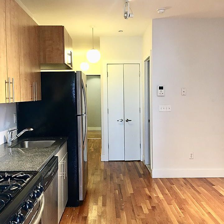 1st image of 101 Jefferson Ave APT 4C