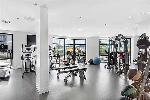 Rented by E Realty International Corp | media 32