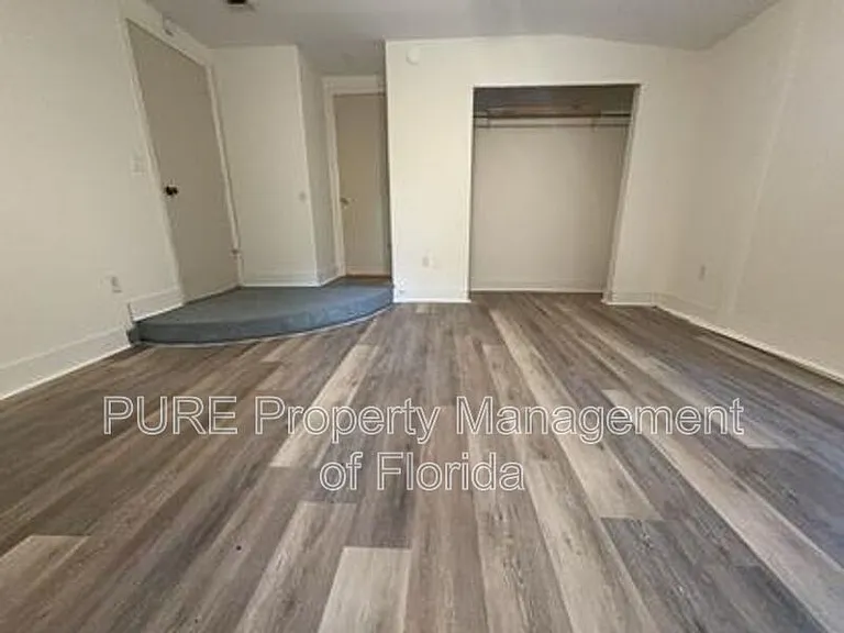 595 NW 100th St #B — Photo 19