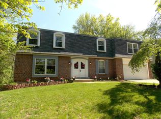 1192 Dunloe Rd, Ballwin, MO 63021