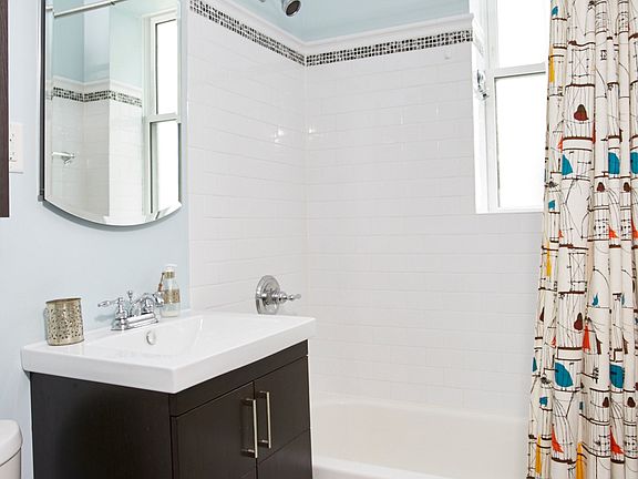 4th image of 355 Saint Johns Pl APT 4B