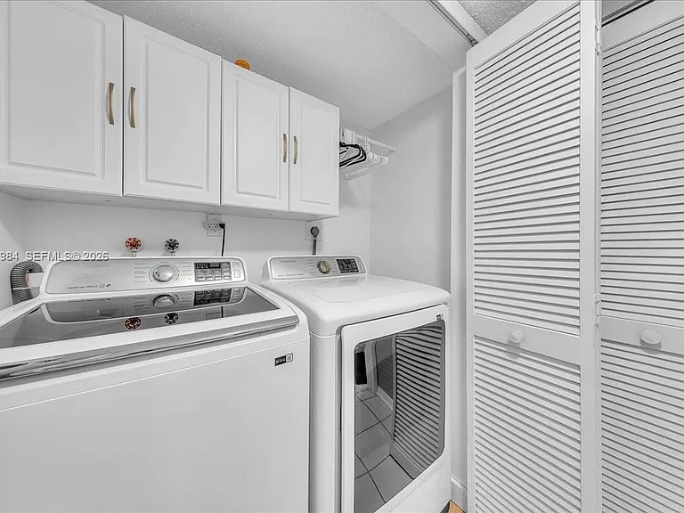 2240 N Cypress Bend Dr #204 — Photo 27