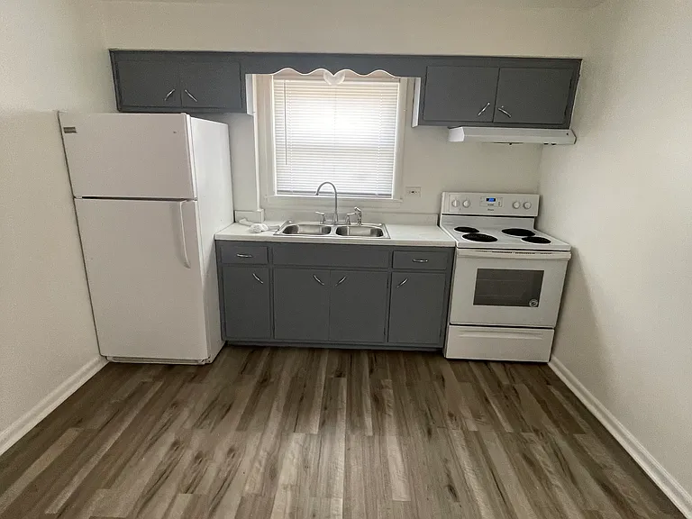 15006 Dorchester Ave #1W — Photo 13